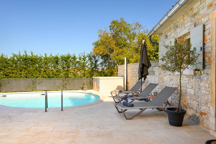 Location de vacances pour 8 personnes, avec piscine et terrasse à Vodnjan - 2