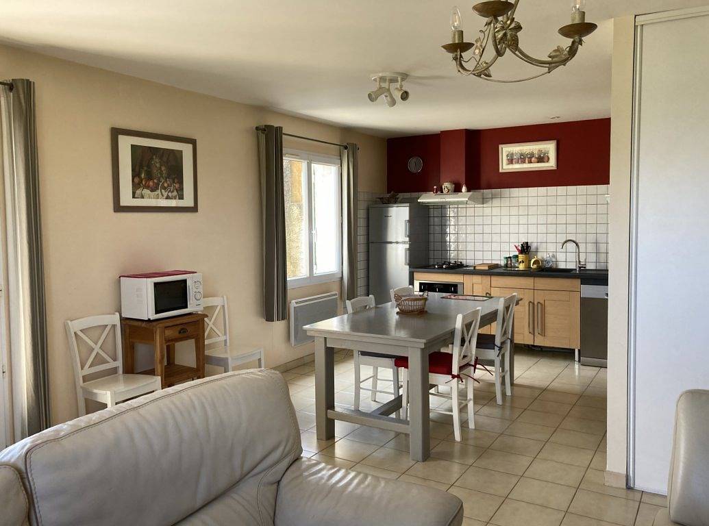 Gîte proche de L'Isle-sur-la-Sorgue, vue Luberon in Taillades, Parc naturel régional du Luberon