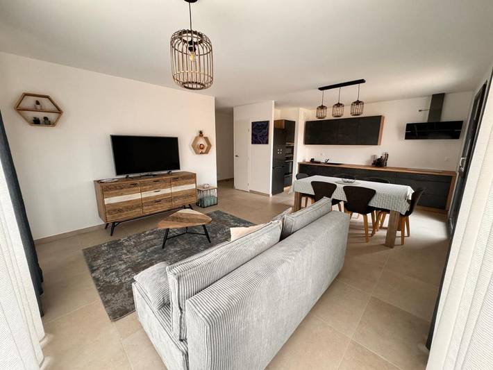 Gîte pour 4 personnes, avec Balcon ainsi que Terrasse et Vue à Pringy