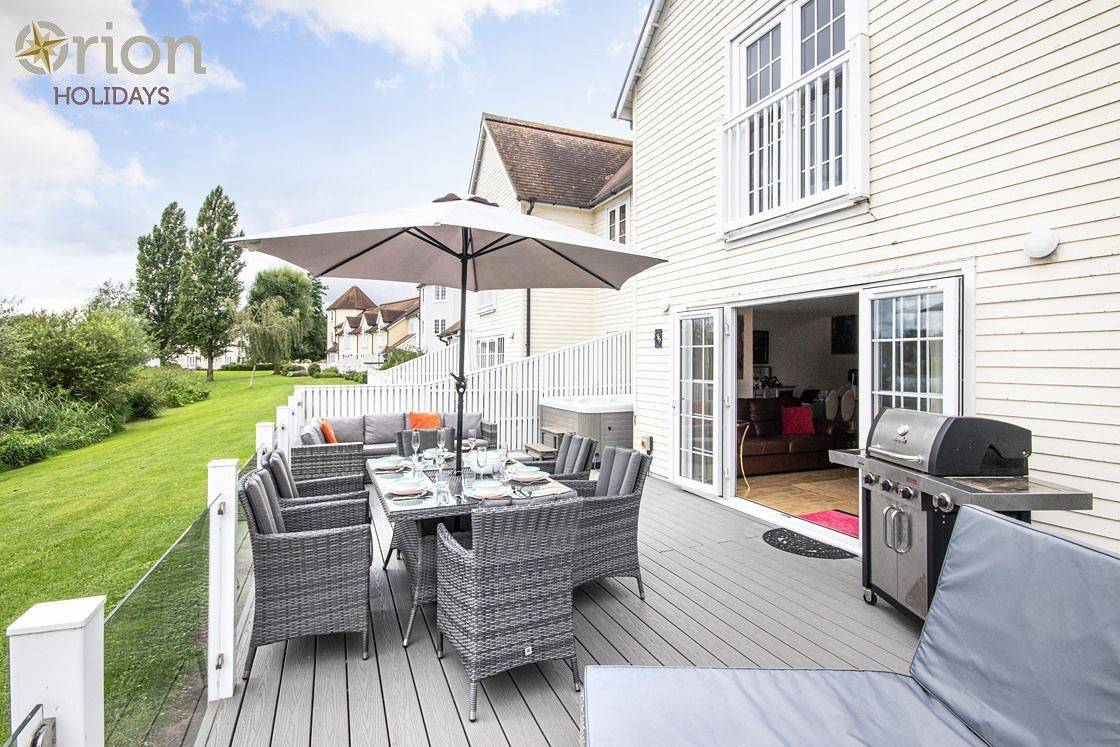 Windrush Lake 65, Sunset Lodge in Gloucestershire