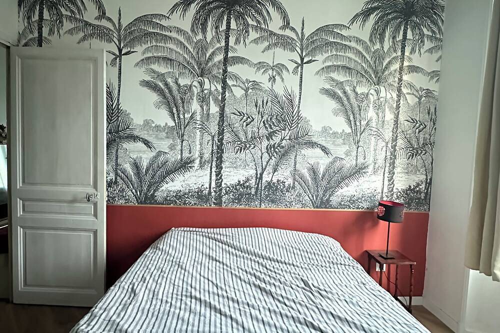 Renovated room a few steps from downtown Aix en Provence in Aix-en-Provence, Aix-en-Provence region