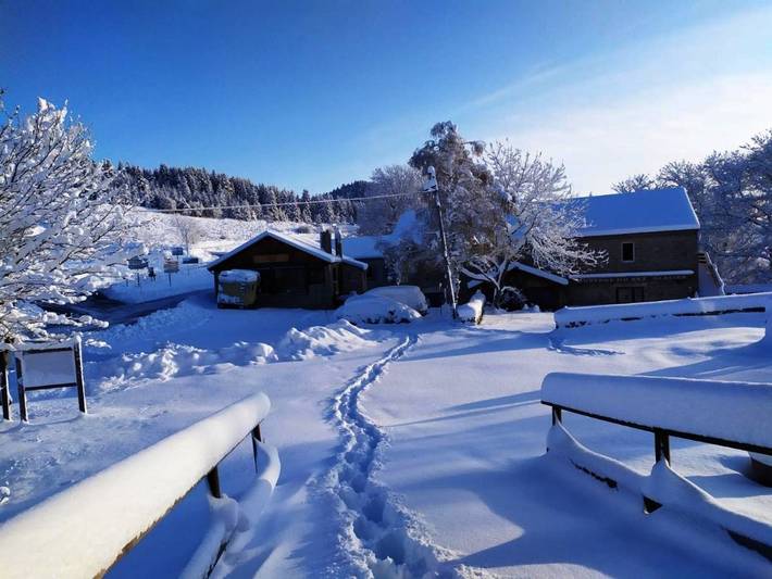 Hôtel pour 2 personnes, avec jardin ainsi que terrasse et vue dans La Croix de Bauzon