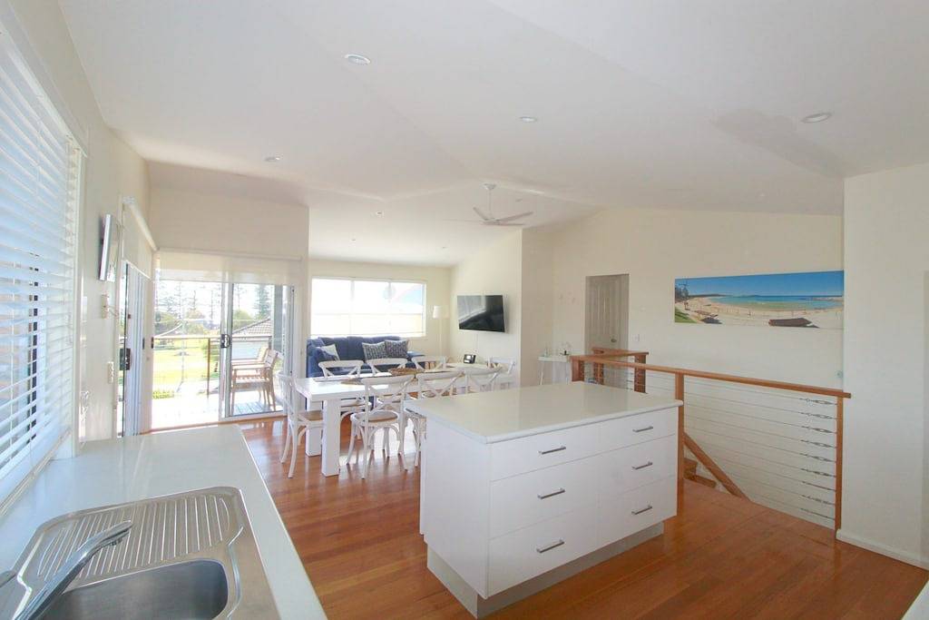 Modern & Stylish With Views in Crescent Head, New South Wales