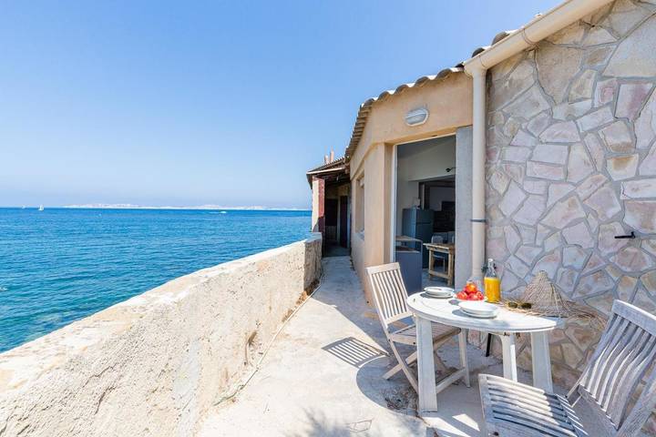 Ferienwohnung für 6 Personen, mit Terrasse und Ausblick in Südfrankreich