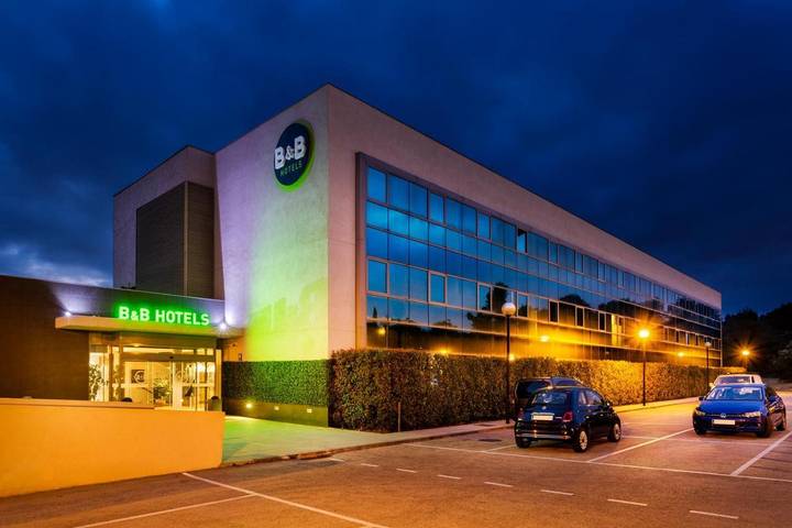 Hotel para 3 personas, con jardín y vistas - 1