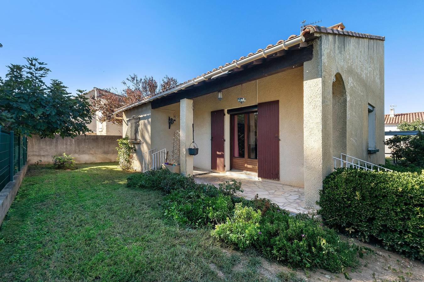 Casa confortável com jardim, Wi-Fi e ar condicionado em Saint-Gilles in Saint-Gilles, Costa mediterrânica (França)