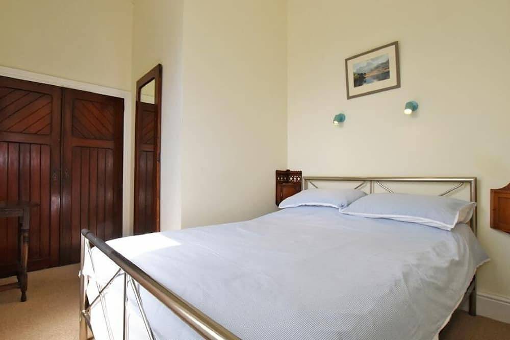 Riverbank Cottage, pet friendly, with open fire in Alnmouth in Alnmouth, Northumberland