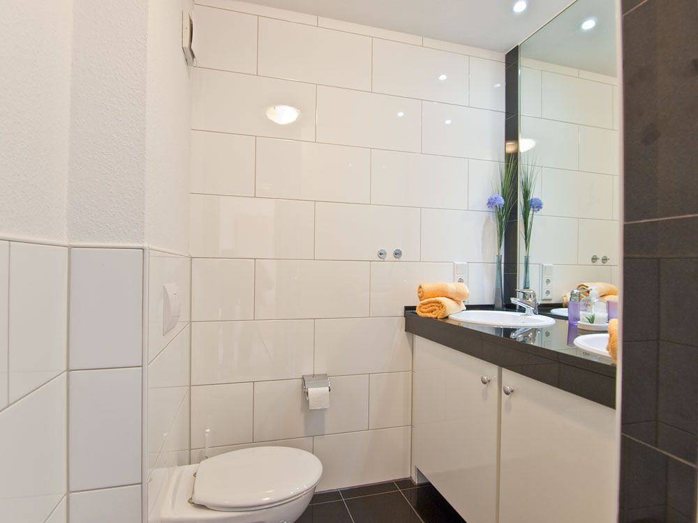 Ganze Wohnung, Komfortable Ferienwohnung mit Terrasse und Garten in Norddeich für zwei Personen in Strand Norddeich, Norddeich