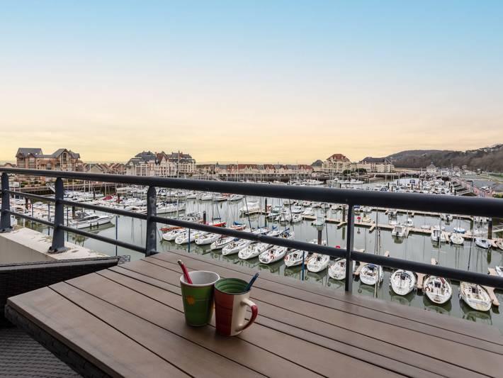 Appartement de vacances pour 6 personnes, avec Balcon ainsi que Jardin et Vue à Dives-sur-Mer