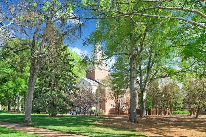 Vacation rental for 10 people, with balcony and yard in Lake Norman