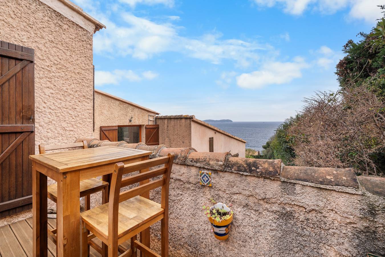 Bastidon with Terrace and Sea Access in Carqueiranne in Carqueiranne, Parc national Port-Cros