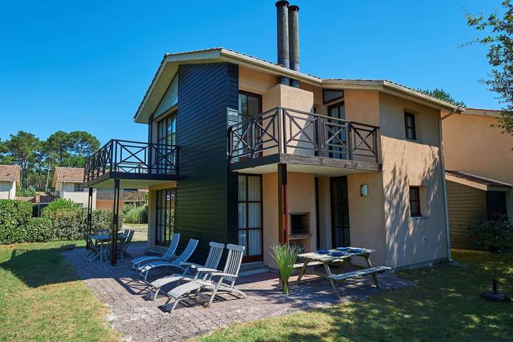 Location de vacances pour 6 personnes, avec piscine et jardin à Salles - 4