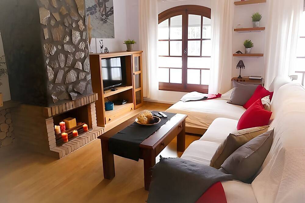 Holiday Home 'Monte Azul' with Private Pool, Wi-Fi and Air Conditioning in Playa de Benajarafe, Vélez-Málaga