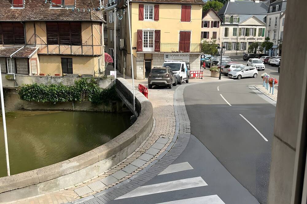 Entire apartment, Apartment 'T2 Alicia' with Wi-Fi in Salies-de-Béarn, Béarn