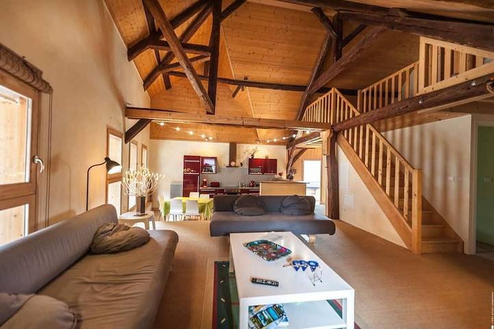 Location de vacances pour 6 personnes, avec terrasse à Duingt