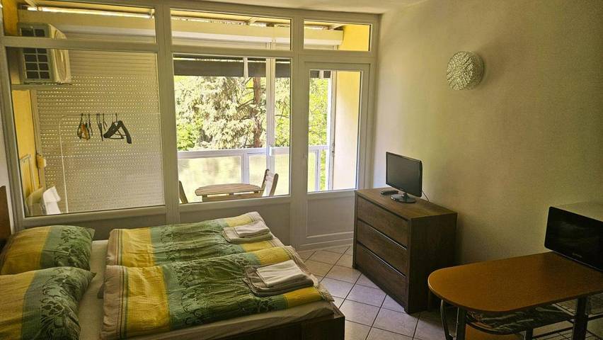 Ferienwohnung für 4 Personen, mit Pool und Garten sowie Kinderpool und Balkon - 1