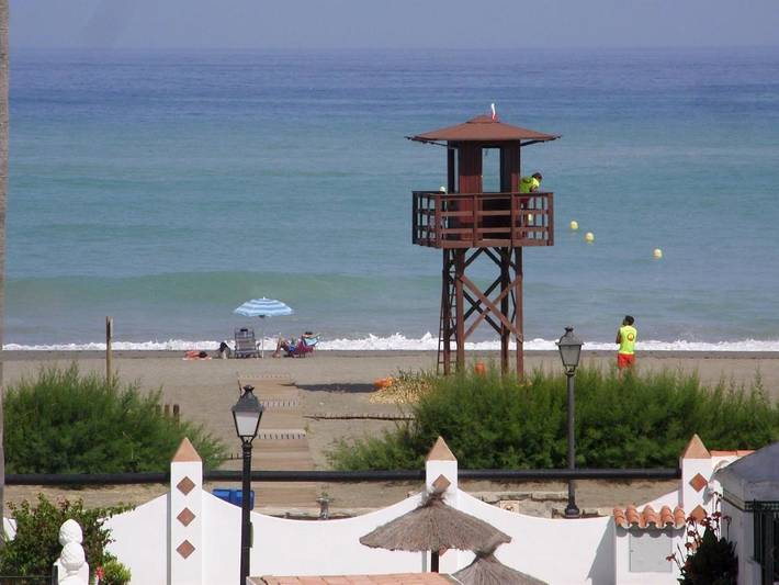 Casa de vacaciones para 6 personas, con vistas y balcón además de jardín y piscina - 1