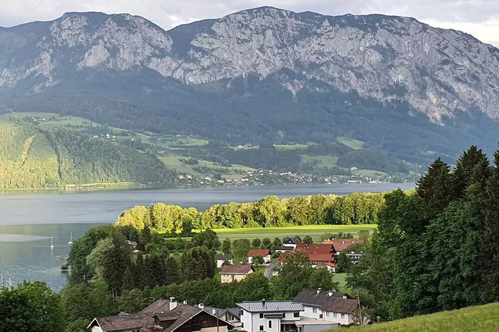 Ganze Wohnung, Ferienwohnung mit Terrasse - Attersee Badeplatz \"Zeller Aufsatz\" 5 Minuten in Nußdorf am Attersee, Attergau