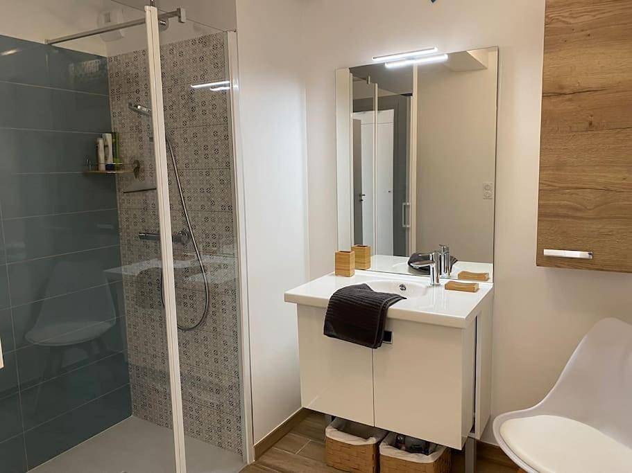 Appartement entier, Two-Bedroom Apartment in Granville, Côte de la Déroute