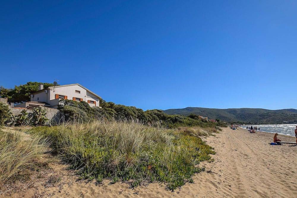 4 bedroom beautiful home in Orbetello (Gr) in Giannella, Orbetello