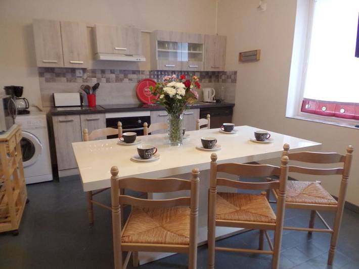 Gîte pour 7 personnes, avec jardin dans Vaumas