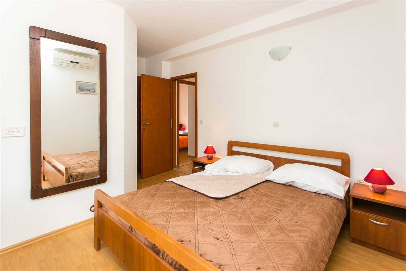 Ganze Wohnung, Bura Apartment mit 2 Schlafzimmern, Terrasse und Meerblick in Mljet