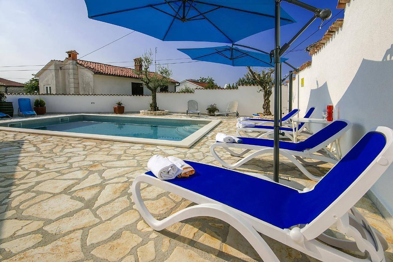Air-conditioned holiday home Maria with pool near Porec in Dracevac, Région de Porec
