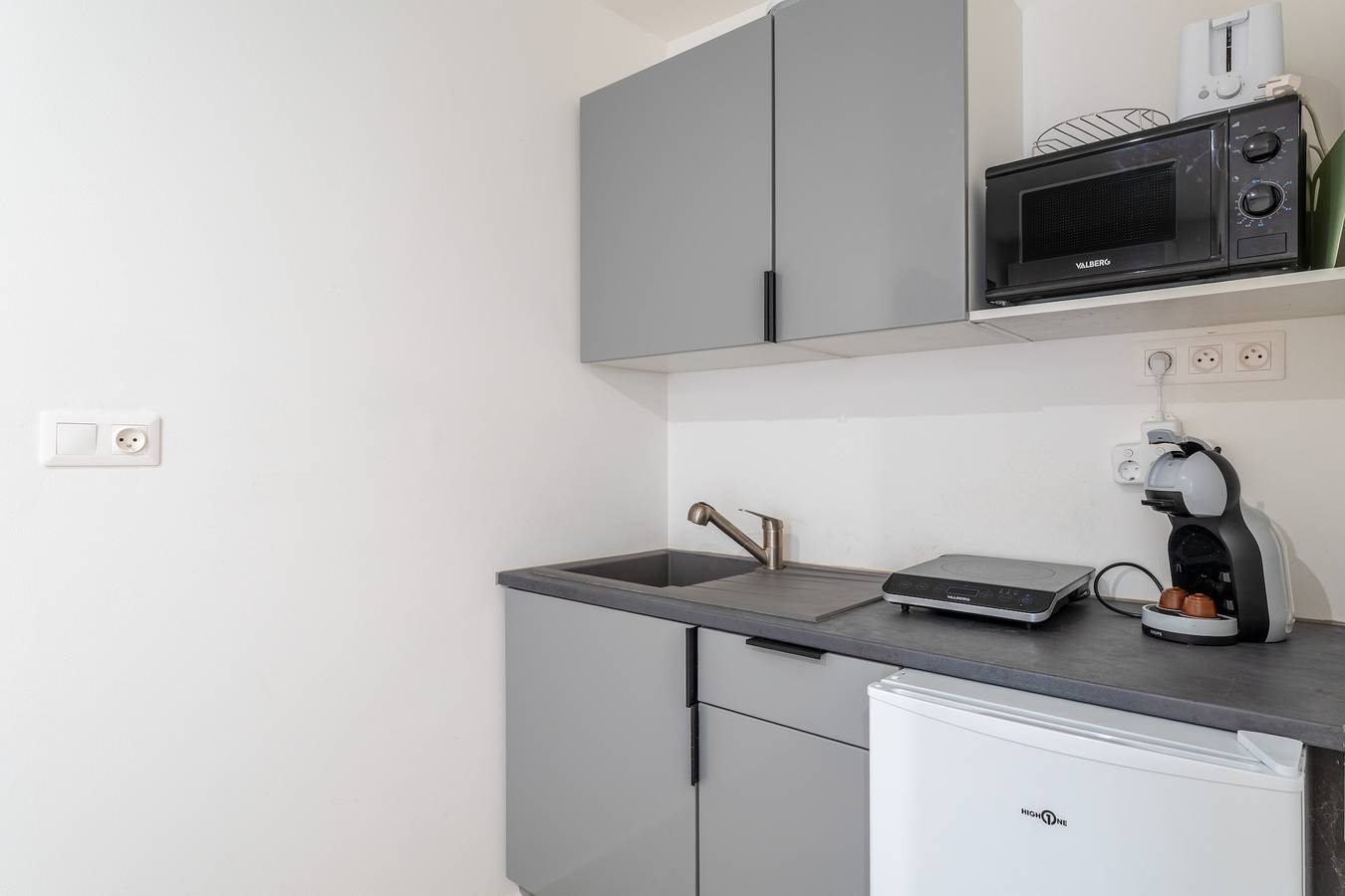 Estudio entero, Estudio « Canto Cigalo Rdc 2 » con Wi-Fi y aire acondicionado in Robion, Parque natural regional del Luberon