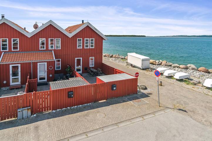 Feriehus for 6 personer, med terrasse, dyr tillatt i Ebeltoft