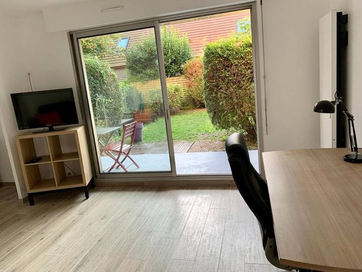 Location de vacances pour 2 personnes, avec Balcon et Terrasse ainsi que Jardin et Vue à La Frette-sur-Seine