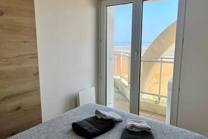 Appartement entier, Mettons les voiles - Appt vue mer avec loggia in Bernières-sur-Mer, Région de Caen