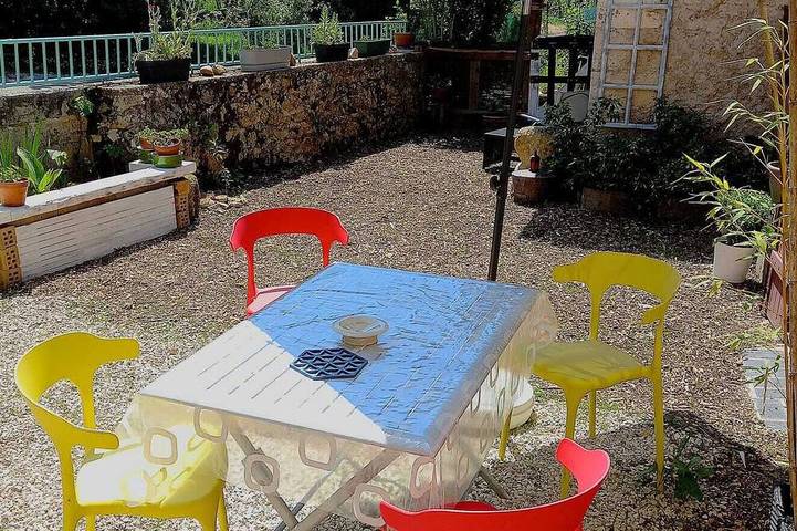 Location de vacances pour 3 personnes, avec piscine à Condat-sur-Trincou