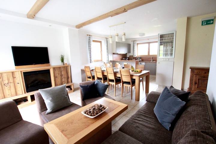 Ferienhaus für 12 Personen, mit Balkon und Terrasse sowie Ausblick in Ehrwald
