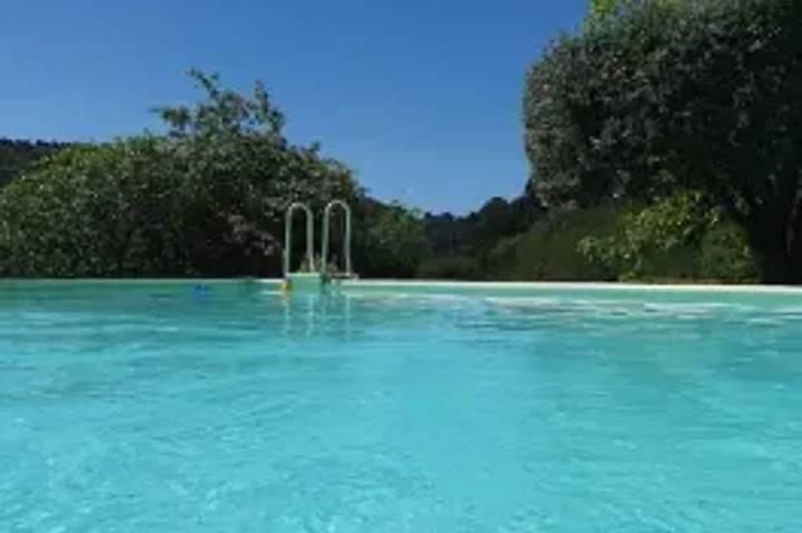 Location de vacances pour 8 personnes, avec Terrasse et Jardin à Robiac-Rochessadoule
