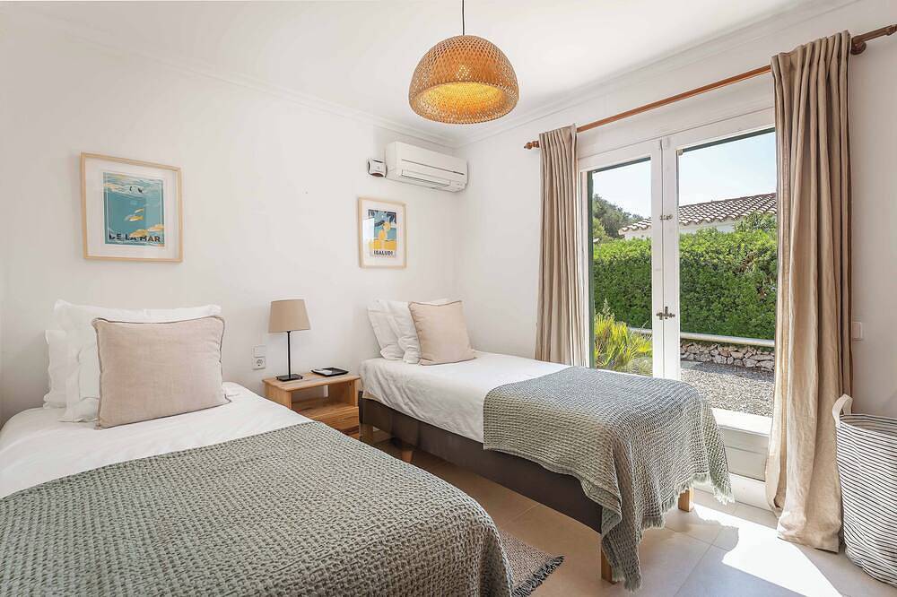 Villa Raia - modernisierte und voll ausgestattete 5-Bett-Villa in der Nähe von Strand und Restaurants in Binibeca, Sant Lluís