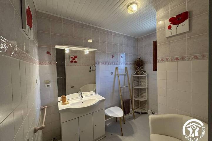 Location de vacances pour 4 personnes, avec jardin et piscine à Trouillas - 4