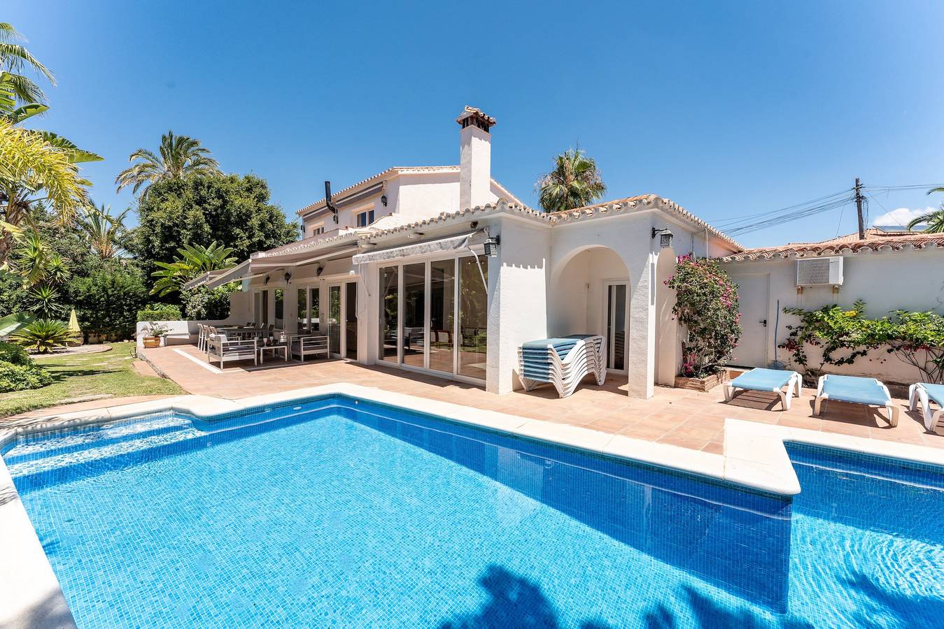 Villa 'Casa Adelina' mit Pool, Garten und Wlan in Marbella Ost, Marbella