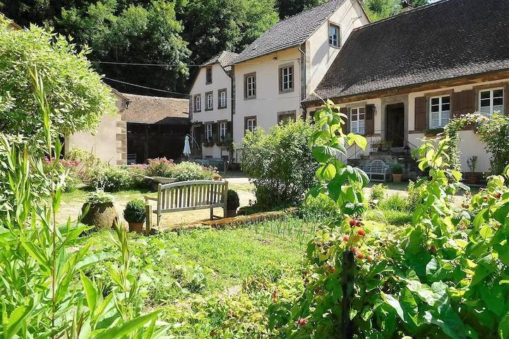 Gîte pour 6 personnes, avec jardin à Eschbourg