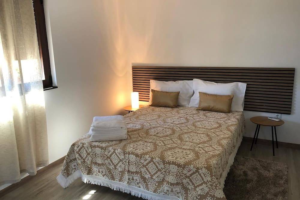 Charming 2-bedroom house with Ac and Wifi in lovely Rabal, foto 6