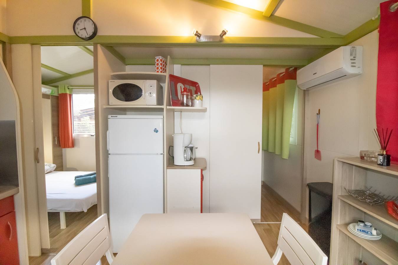 Casa mobile 'Chalet Confort A Proche De La Mer' con piscina condivisa, terrazza e aria condizionata in Pianotolli-Caldarello, Sartène e dintorni