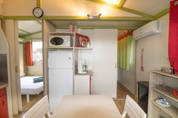 Camping pour 4 Personnes dans Pianottoli-Caldarello, Arrondissement de Sartène, Photo 3