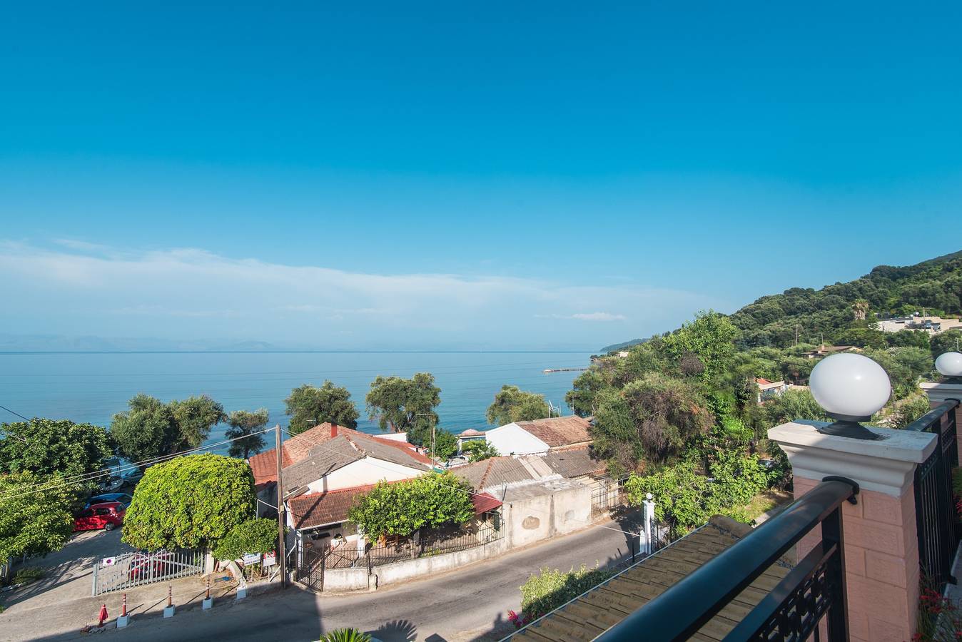 Hel lejlighed, 'Villa Pepy Luxury Apartment' with Mountain View, Garden & Wi-Fi in Korfu