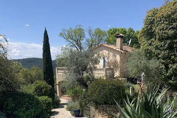 Cottage pour 6 personnes, avec balcon et jardin, animaux acceptés à Claviers