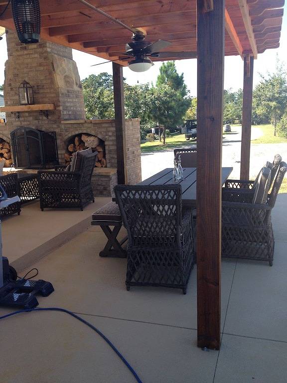 Barn for 3 people, with yard, with pets in South Carolina