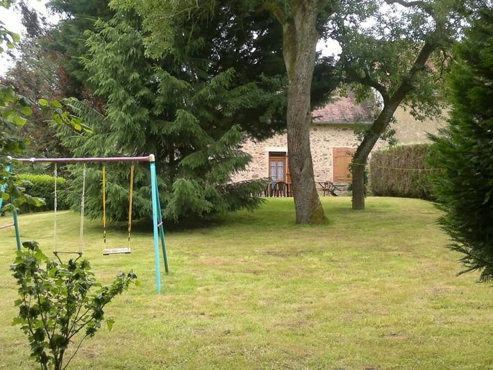 Gîte pour 5 personnes, avec jardin à Orsennes