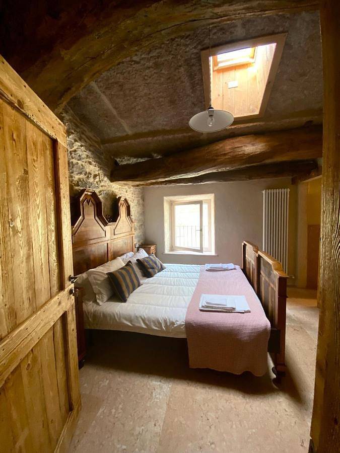 Bed and Breakfast für 2 Personen, mit Terrasse und Garten sowie Pool und Ausblick in Fumane