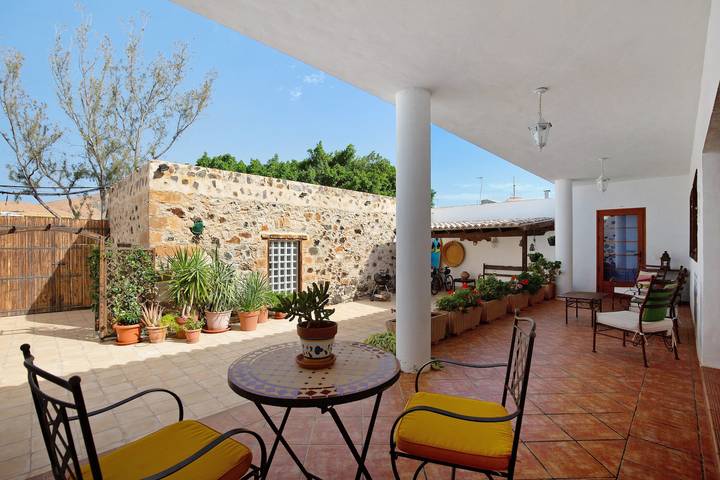 Casa de férias "Las Raíces" com vista para a montanha, 2 terraços privados e Wi-Fi in Pájara, Fuerteventura