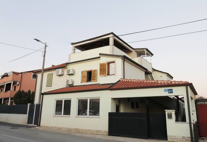 Ganzes Studio, Apartments Zambratija with sea view in plaža Zambratija, Zambratija