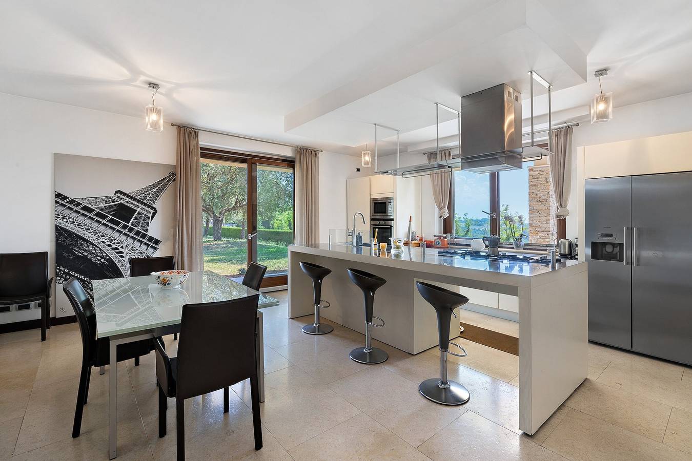 Villa 'In Langa' mit Bergblick, privatem Pool und Wlan in Belvedere Langhe, Langhe