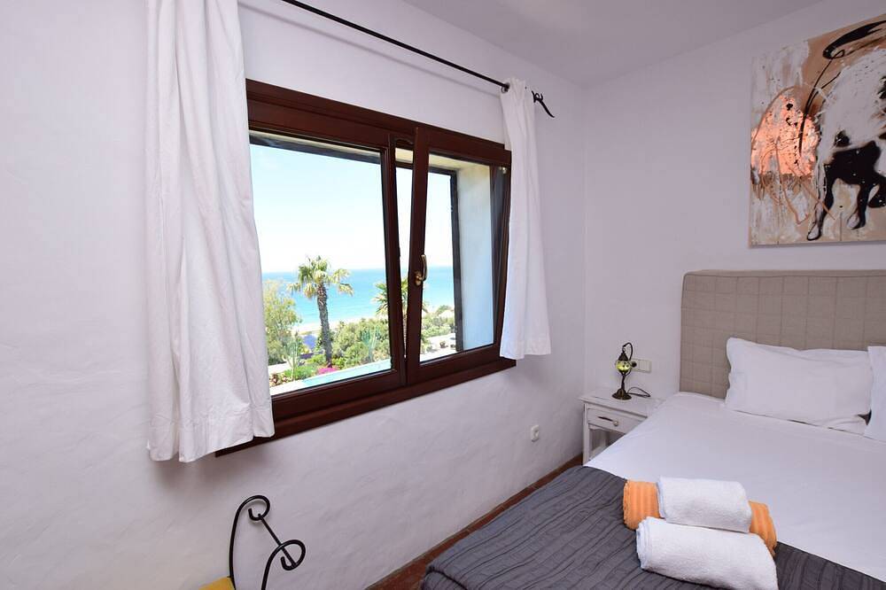 Un Chalet acogedor con estupendas vistas al mar, Free Wifi in Playa de los Alemanes, Tarifa